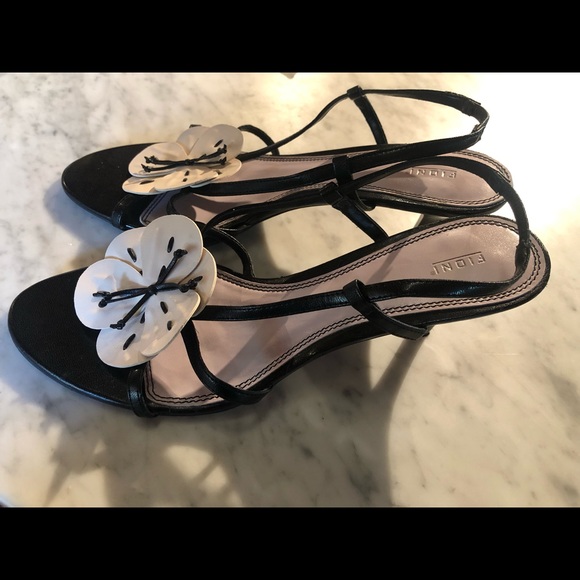 Fioni NWOB heel 8.5 - Picture 2 of 5